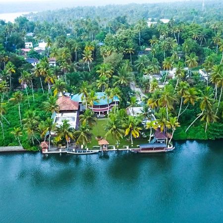 VOYE HOMES Majestic Lake&Beach Resort Varkala Paravūr Exteriör bild