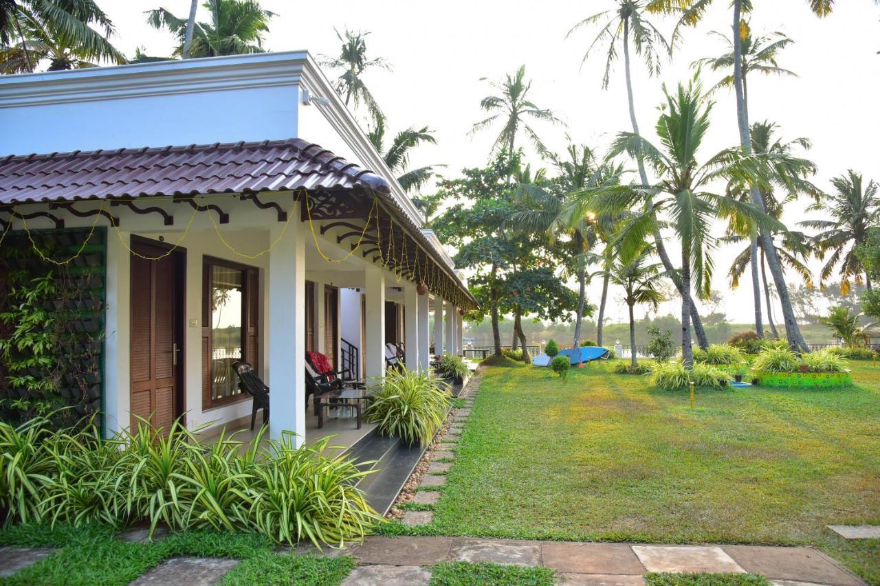 VOYE HOMES Majestic Lake&Beach Resort Varkala Paravūr Exteriör bild