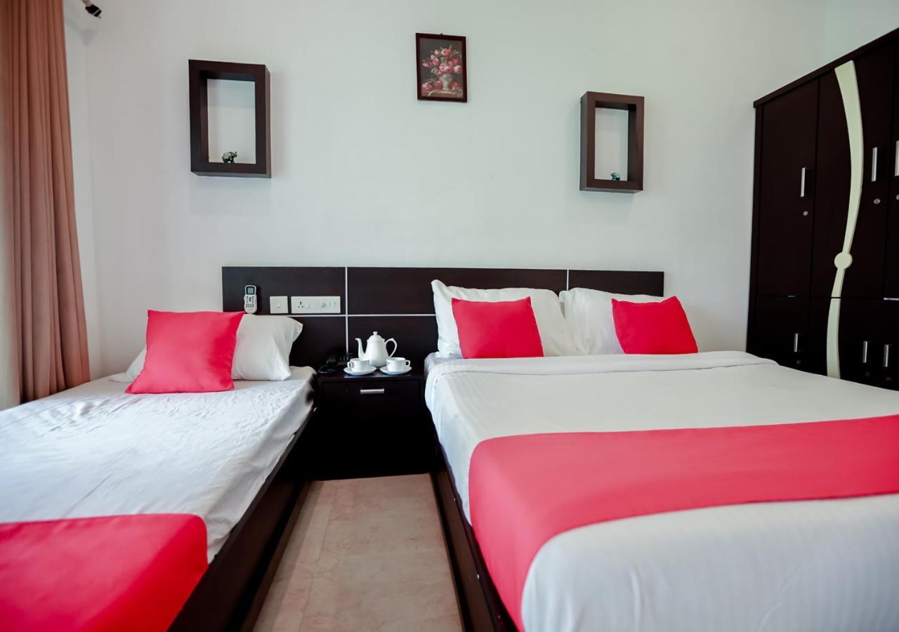 VOYE HOMES Majestic Lake&Beach Resort Varkala Paravūr Exteriör bild