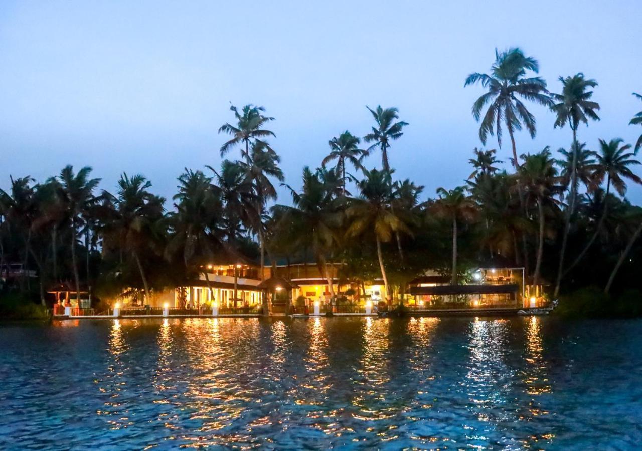 VOYE HOMES Majestic Lake&Beach Resort Varkala Paravūr Exteriör bild