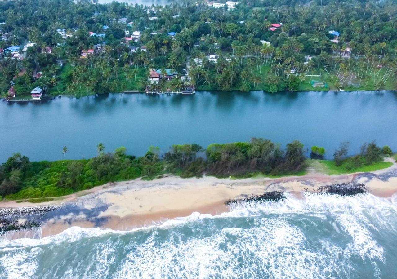 VOYE HOMES Majestic Lake&Beach Resort Varkala Paravūr Exteriör bild