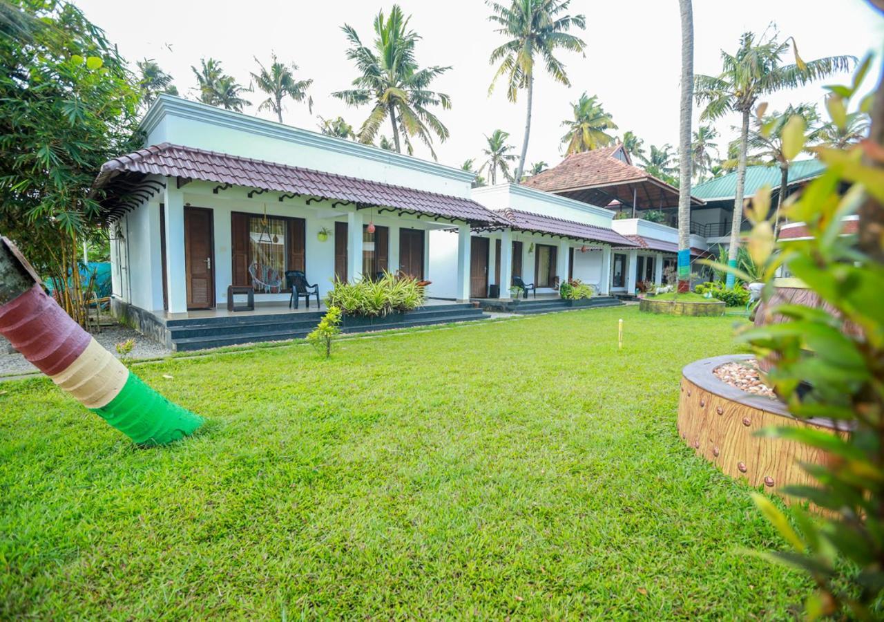VOYE HOMES Majestic Lake&Beach Resort Varkala Paravūr Exteriör bild