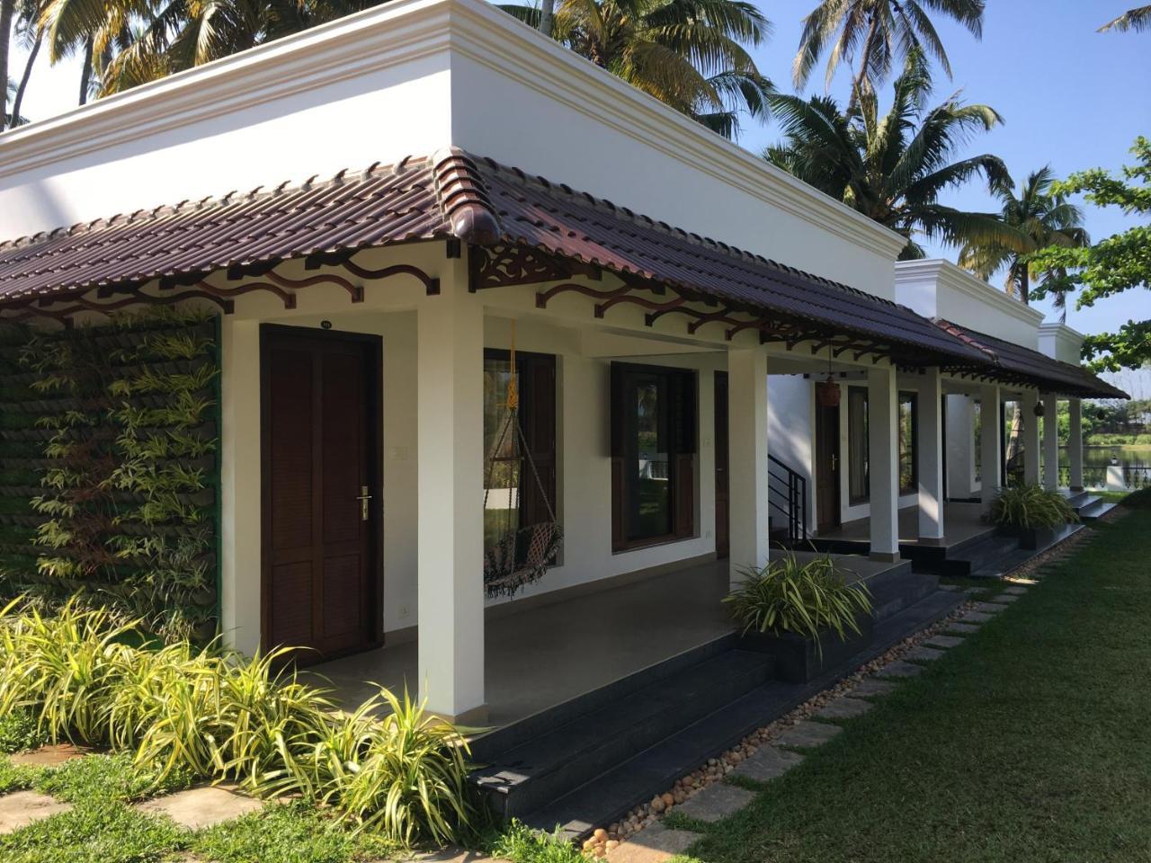 VOYE HOMES Majestic Lake&Beach Resort Varkala Paravūr Exteriör bild