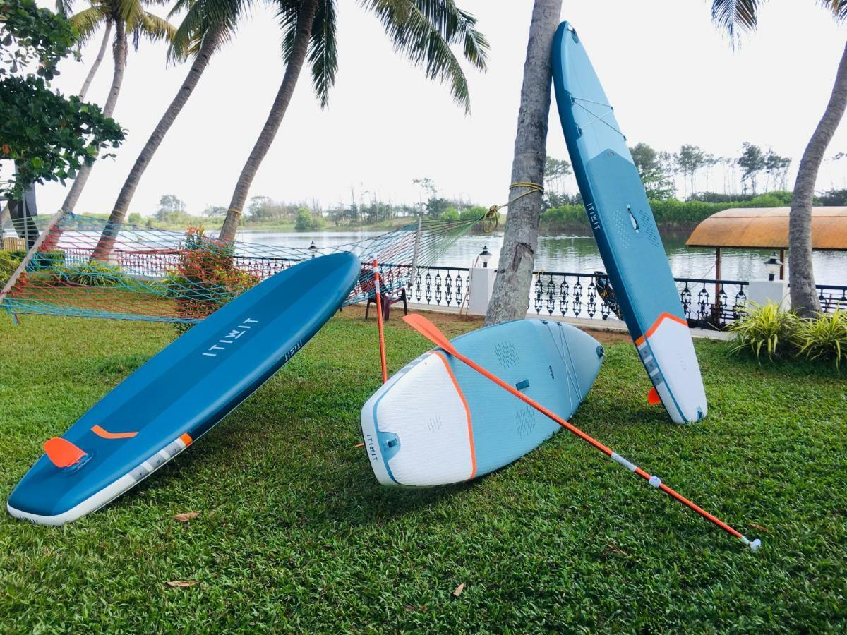 VOYE HOMES Majestic Lake&Beach Resort Varkala Paravūr Exteriör bild